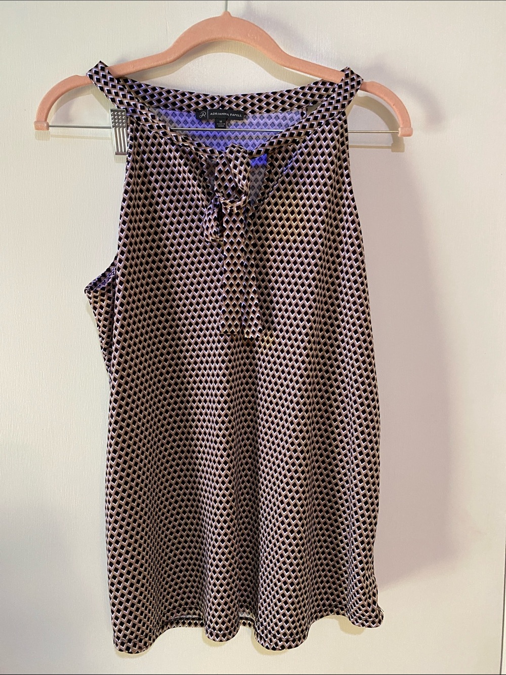 Adrianna Papell Black and Cream Geometric V-Neck Strappy Camisole